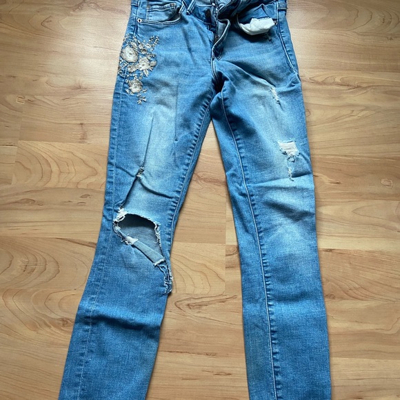 Abercrombie and Fitch Embroidered Flower Jeans - Picture 8 of 9